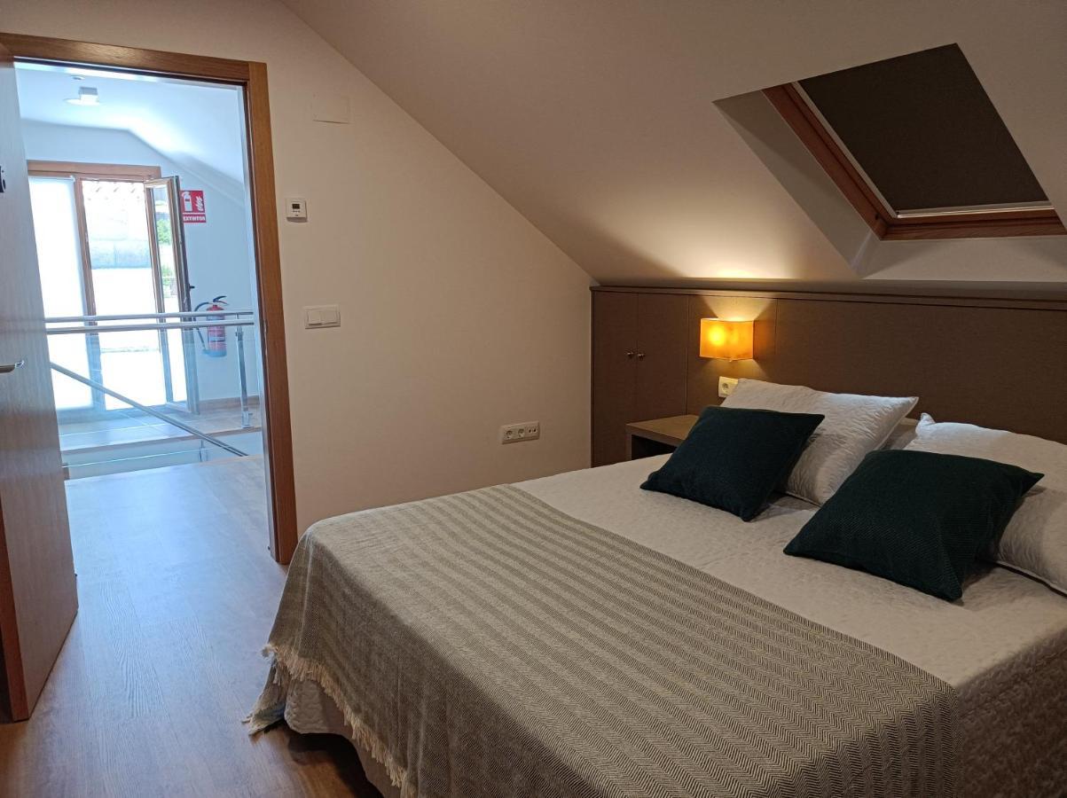 Albergue Hostel Nuestra Senora Del Camino กอมบาร์โร ภายนอก รูปภาพ