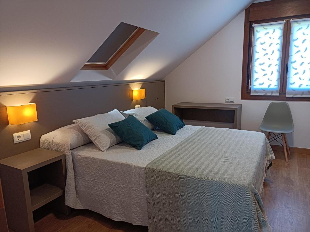 Albergue Hostel Nuestra Senora Del Camino กอมบาร์โร ภายนอก รูปภาพ