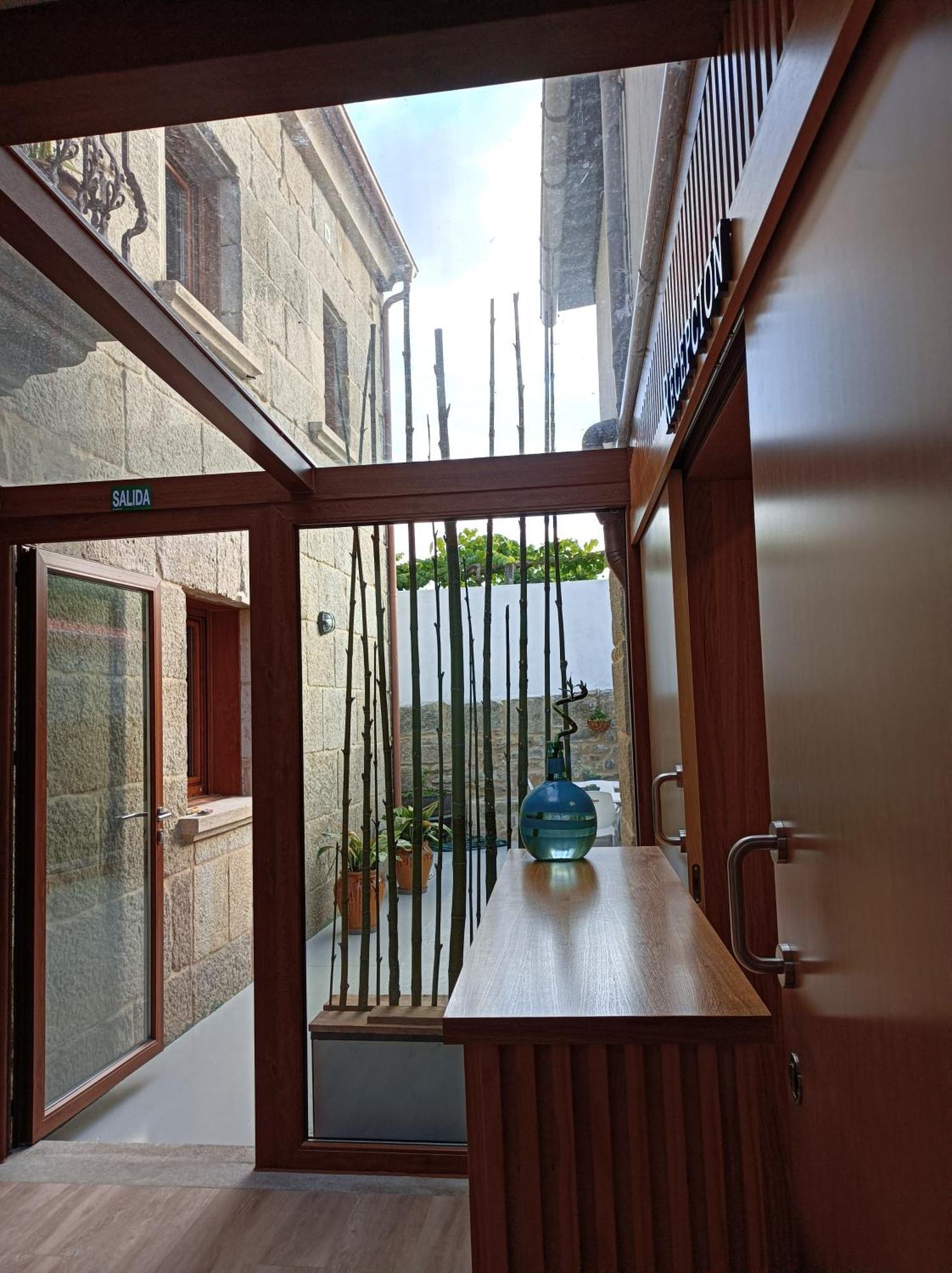 Albergue Hostel Nuestra Senora Del Camino กอมบาร์โร ภายนอก รูปภาพ
